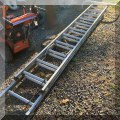 L03. Aluminum extension ladder. 